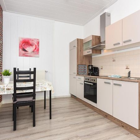 Ferienwohnungen Im Haus Waterkant Нойхарлингерзиль Экстерьер фото