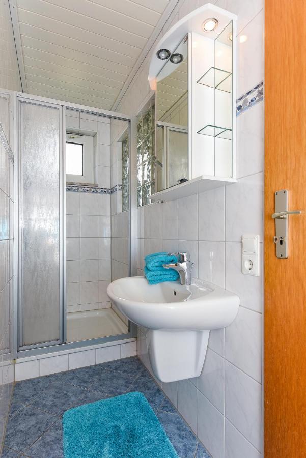 Ferienwohnungen Im Haus Waterkant Нойхарлингерзиль Экстерьер фото