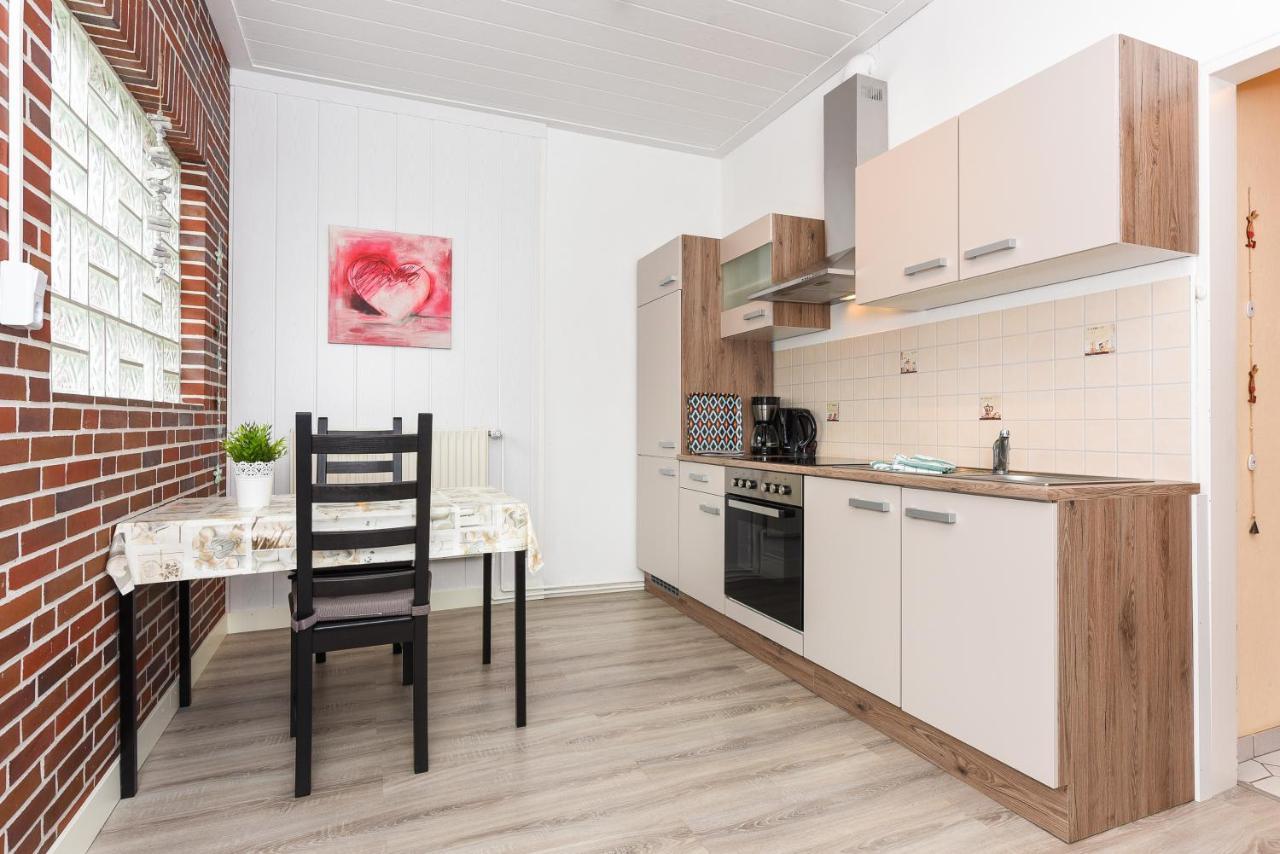 Ferienwohnungen Im Haus Waterkant Нойхарлингерзиль Экстерьер фото