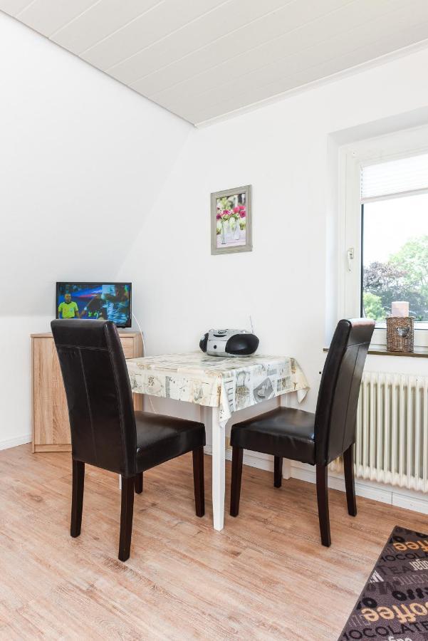 Ferienwohnungen Im Haus Waterkant Нойхарлингерзиль Экстерьер фото